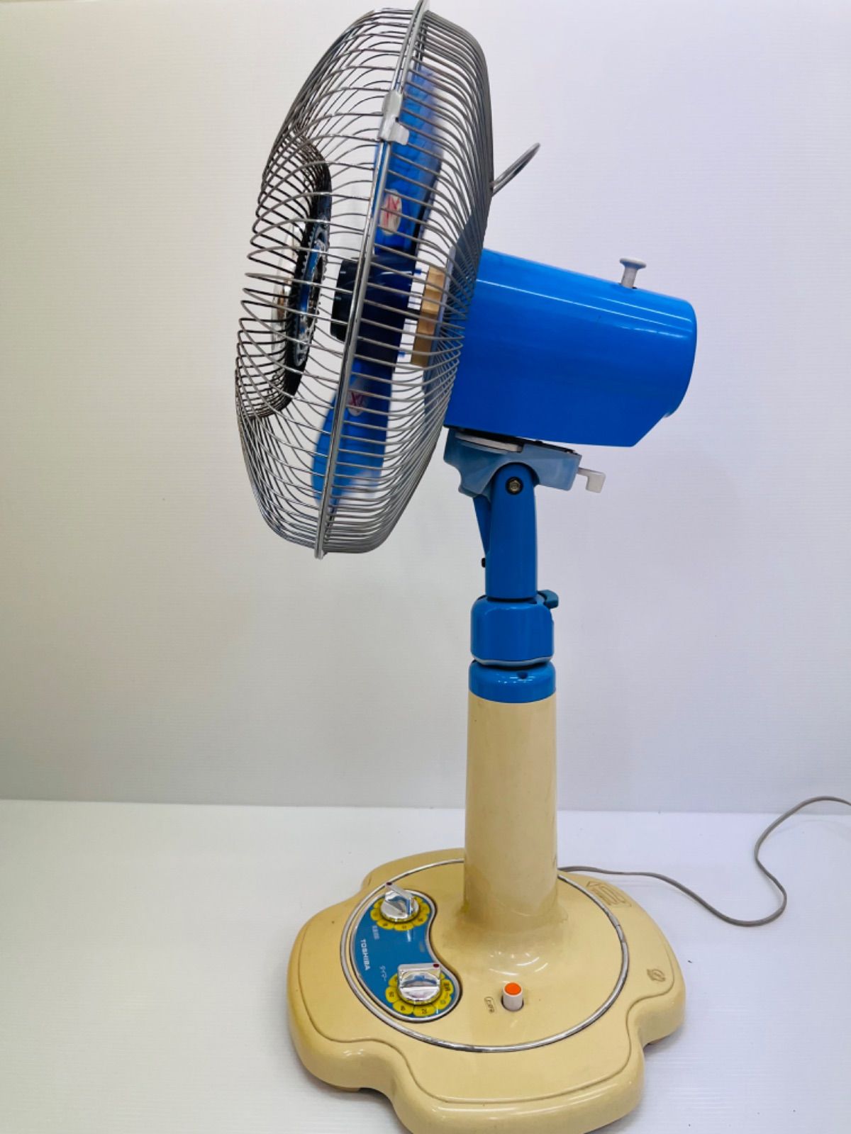 昭和レトロ TOSHIBA 扇風機 F-260B - メルカリ