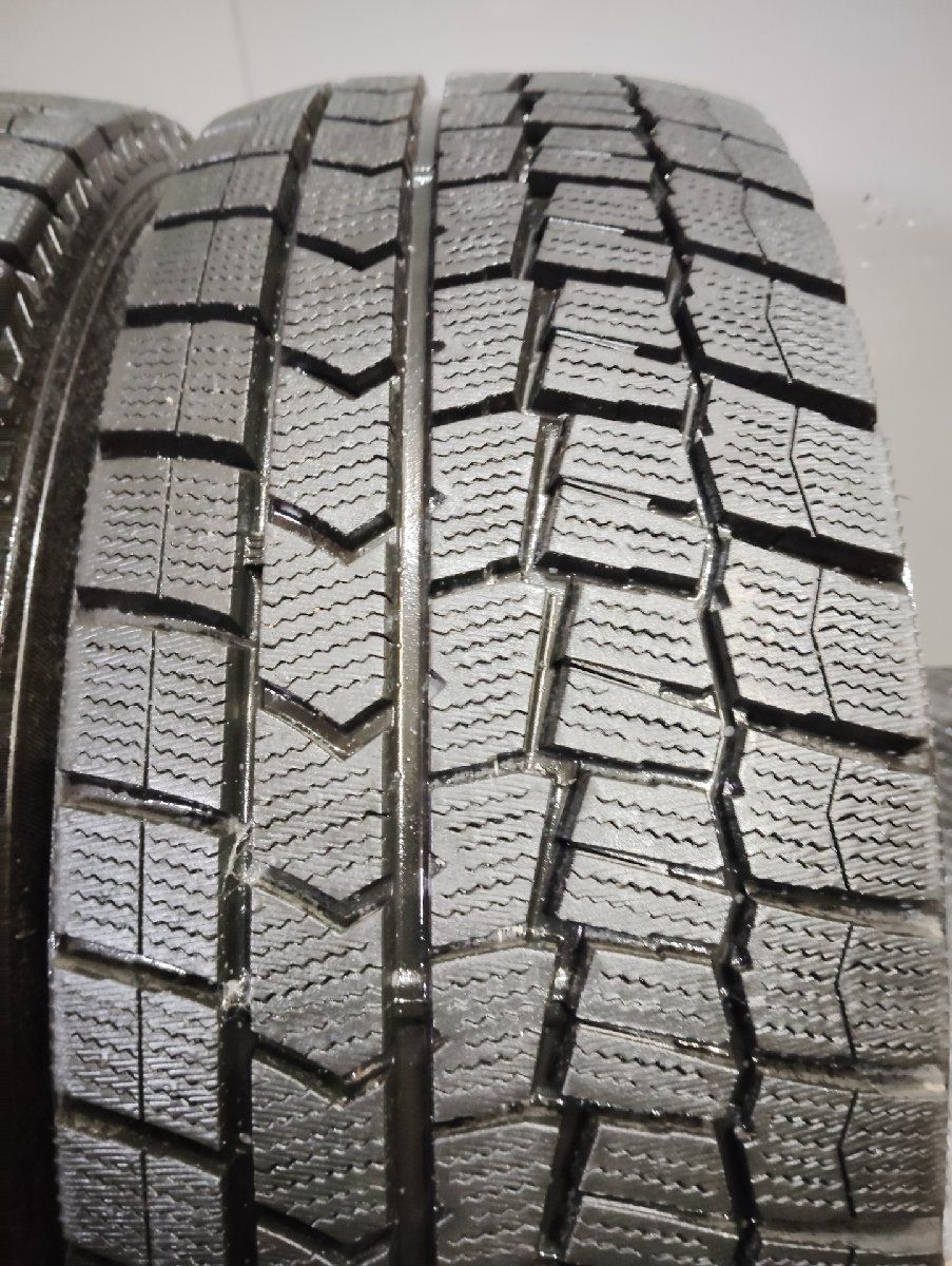 走行短め DUNLOP WINTER MAXX WM02 215/60R16 16インチ スタッドレス 2本 22年製 マークX エスティマ ヴェゼル等　(KTM026)