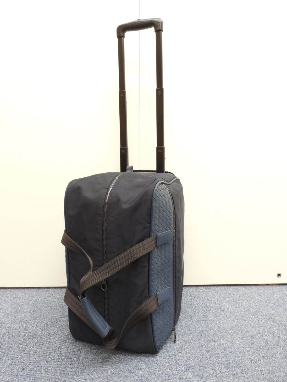 ボッテガヴェネタ トロリーボストンバッグ イントレチャート ナイロン レザー青紺 キャリーバッグ 252