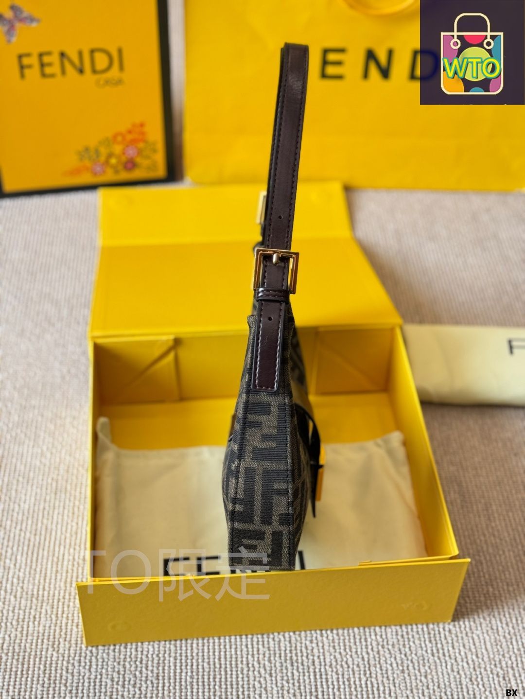 【FENDI 】フェンディ ズッカ柄 ハンドバック 楽天市場】FENDI フェンディ O Lock Zip Shoulder Bag