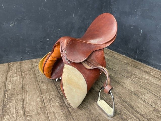 馬具【中古】 鞍 鐙 乗馬 馬術 あぶみ くら レザー