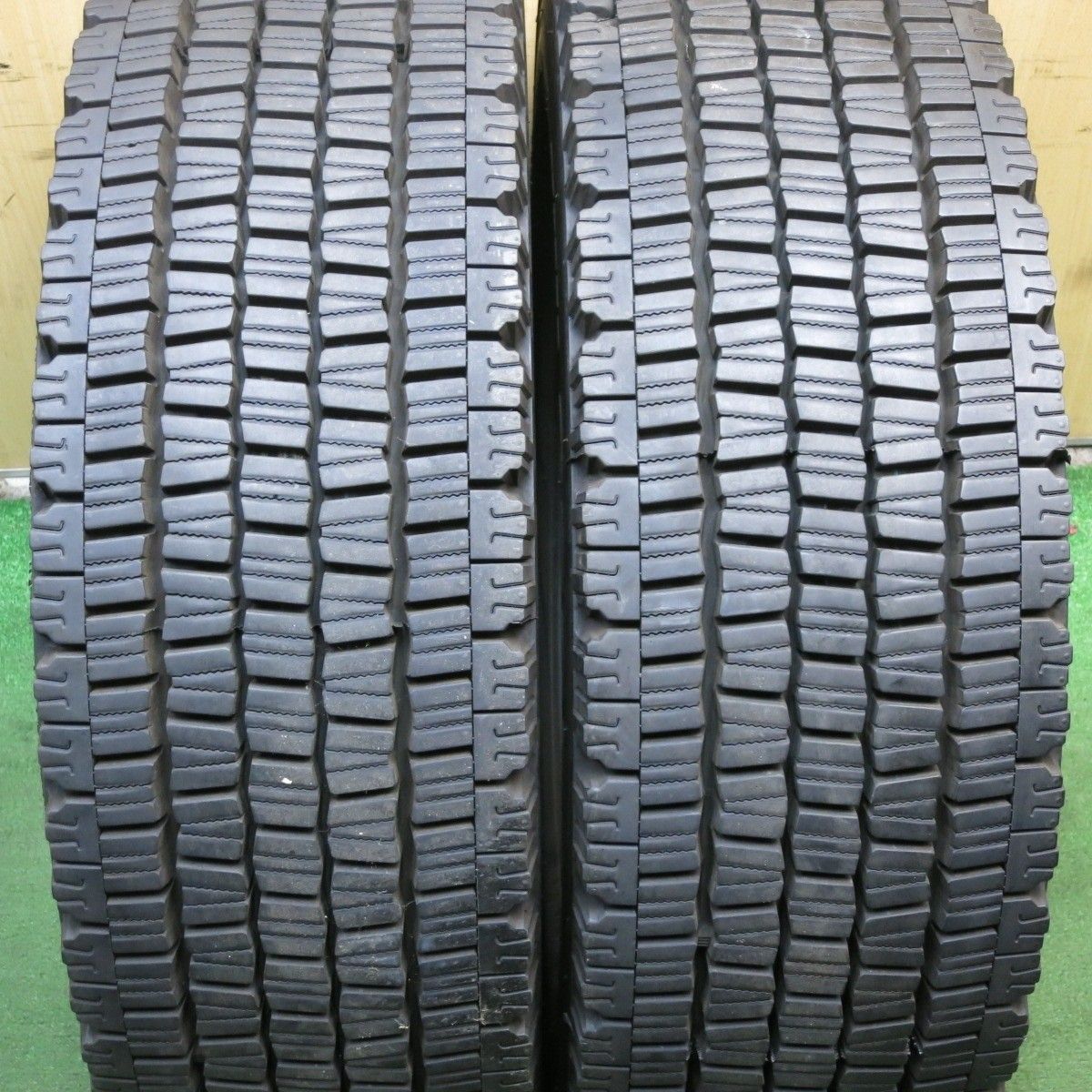 バリ溝 9.5分 トラック タイヤ 245|70R19.5 136|134J スタッドレス ダンロップ デクテス SP081 19.5インチ 4022202クスタ
