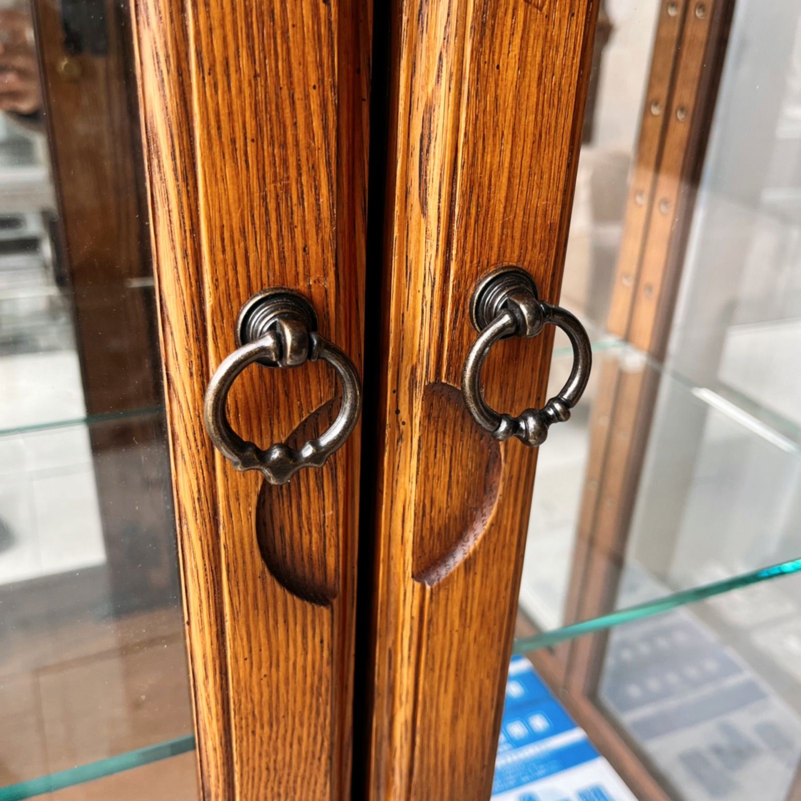 取付無料！カリモク家具 ディズニースタイル 天然木おしゃれアンティーク食器棚 取付無料！カリモク家具 ディズニースタイル 天然木おしゃれ