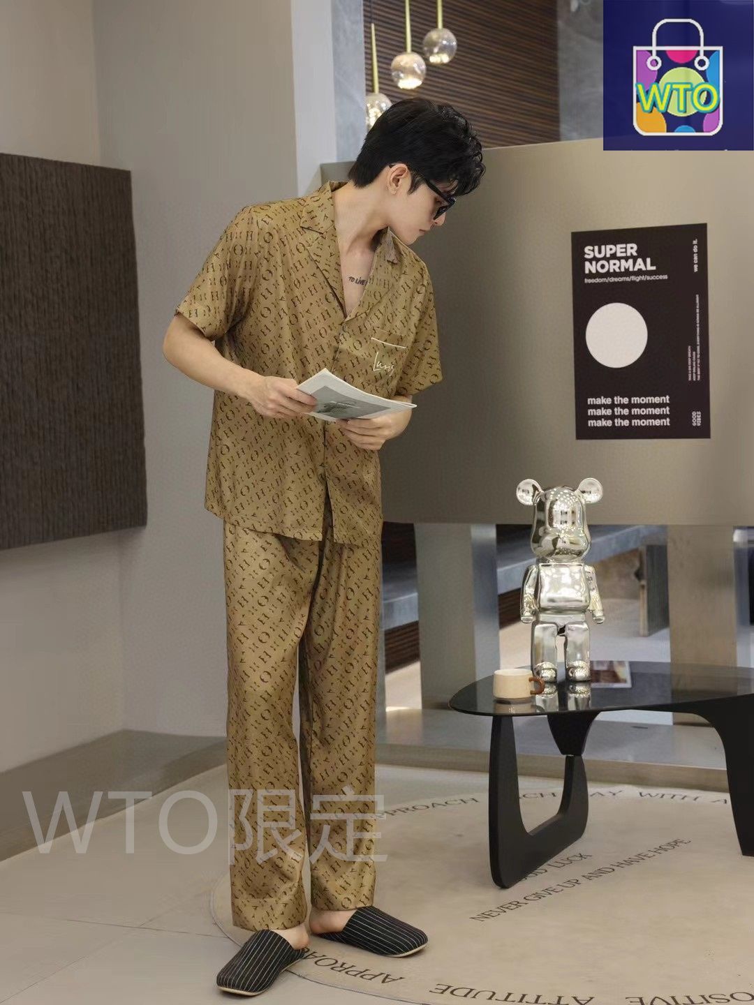これは LOUIS VUITTON ルイ ヴィトン の のカップル用パジャマです 原単品質で ファッション界を驚かせる で ファッションの最先端をリードします -WTO輸入1