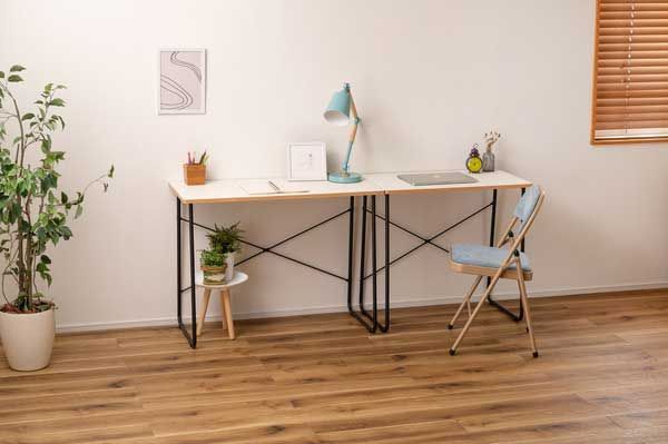 シンプルなワークデスク