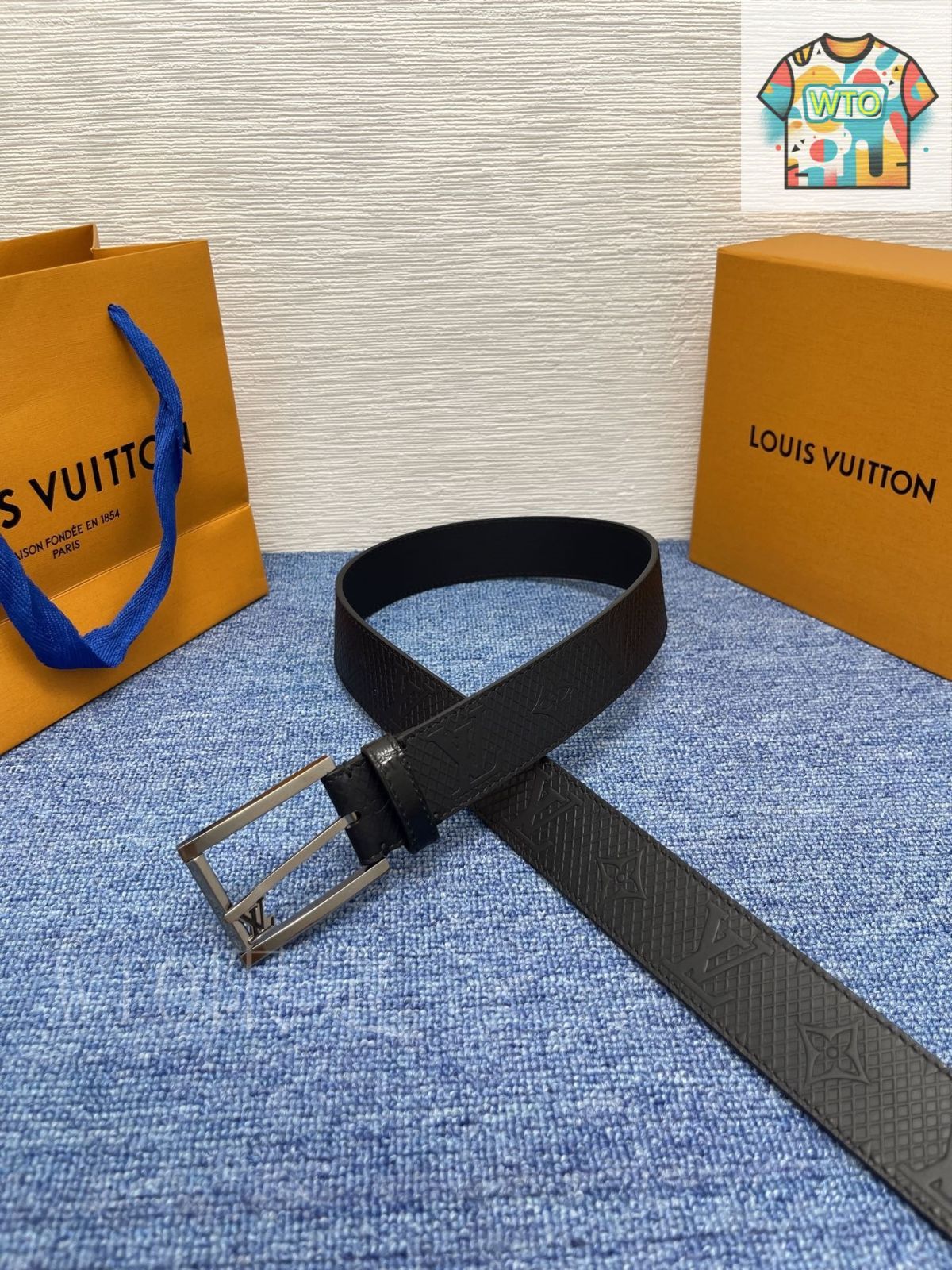 Louis Vuitton エンボスバックル ベルト ベルト・LV イニシャル 40MM リバーシブル モノグラム