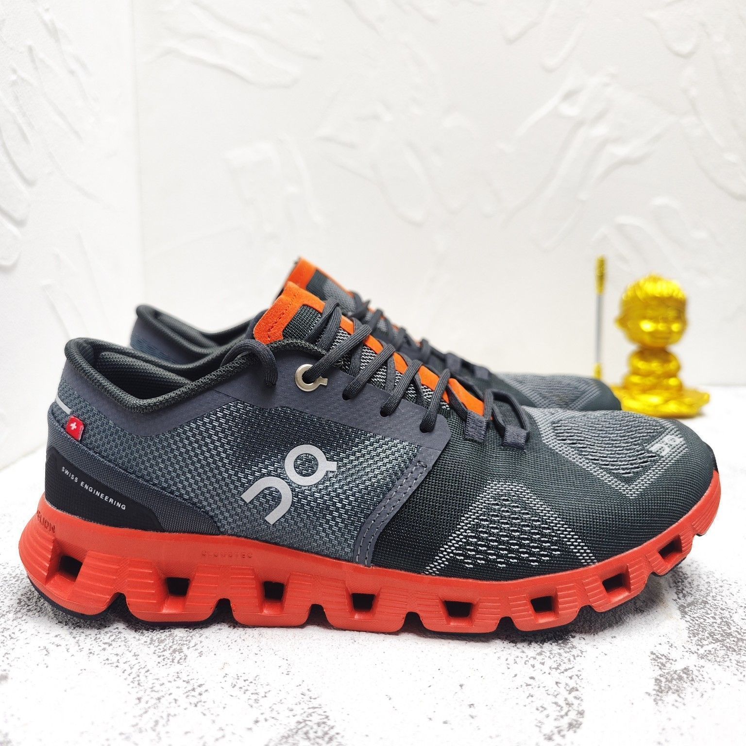 On Cloud X Sneakers オン クラウドX ジョギング スポーツ