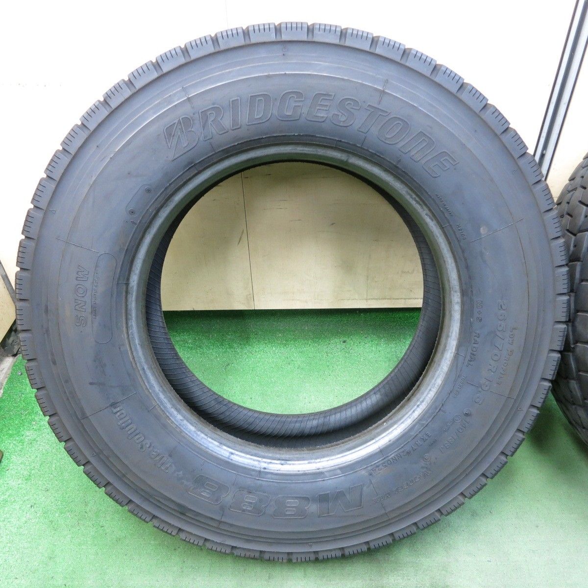 高品質、低価格。 バリ溝 24年 9.5分 2本 トラック タイヤ 265|70R19.5 140|138J ブリヂストン M888 ミックス オールシーズン 19.5インチ 5100702ナスタ