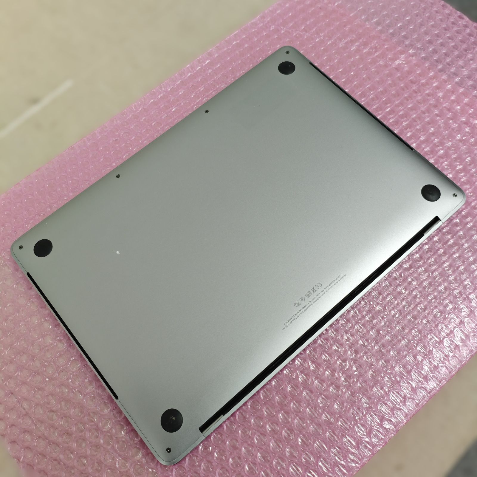 Apple MacBook Pro 2018/13インチ/2,560x1,600/IPSパネル/Intel Core i5/メモリ16GB/