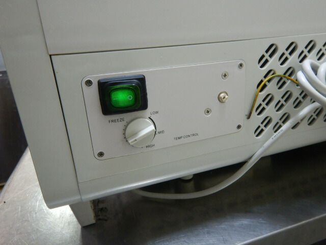 2015年製 RT 100 L 照明付 卓上 対面 冷蔵ショーケース mm 4面ガラス 後扉 棚1段 39 kg ケーキケース