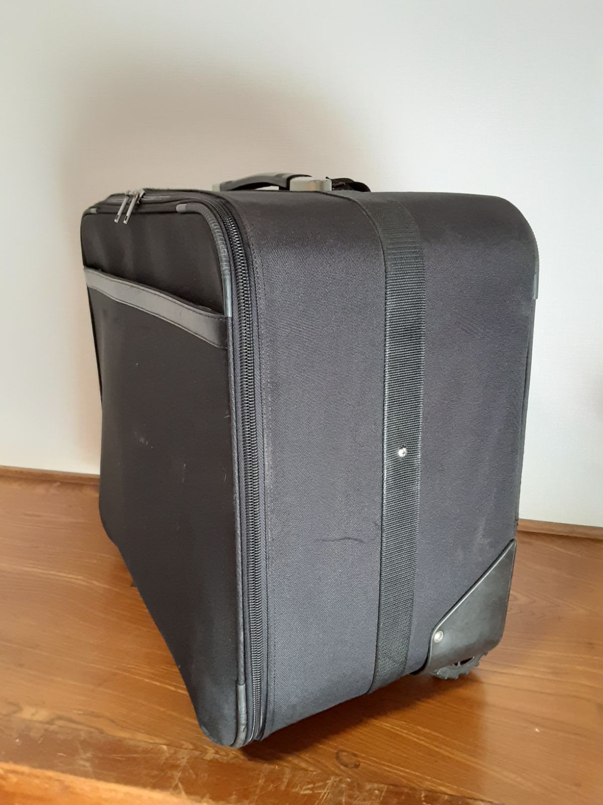 キャスター付き キャリーバック❖