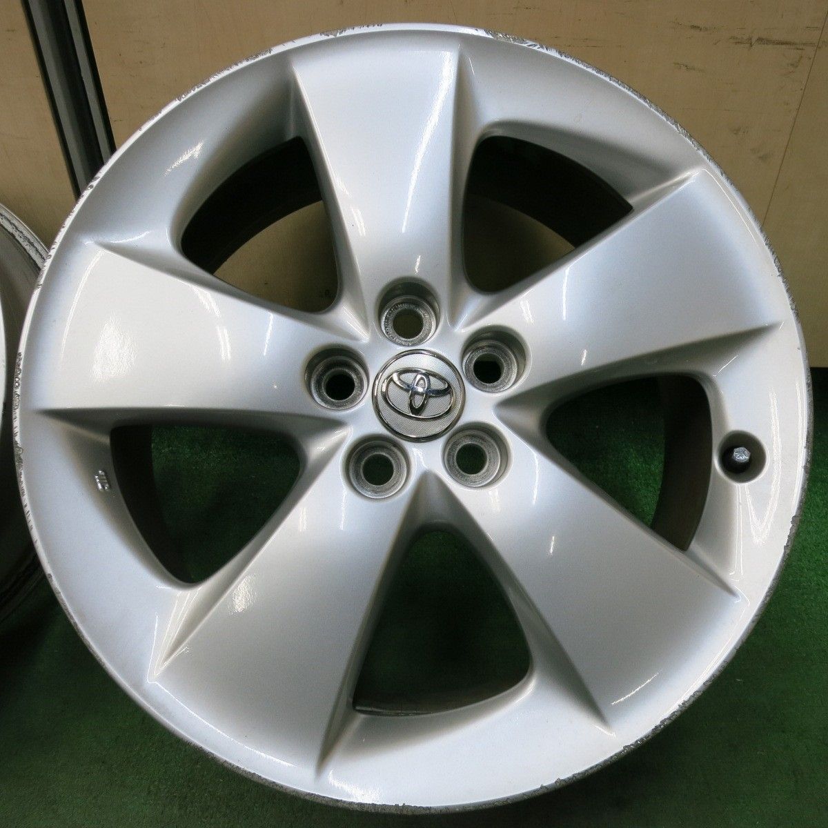 30プリウス ツーリングホイール　4本 再塗装品 TOYOTA トヨタ プリウス 30系 Sツーリング 純正 中古