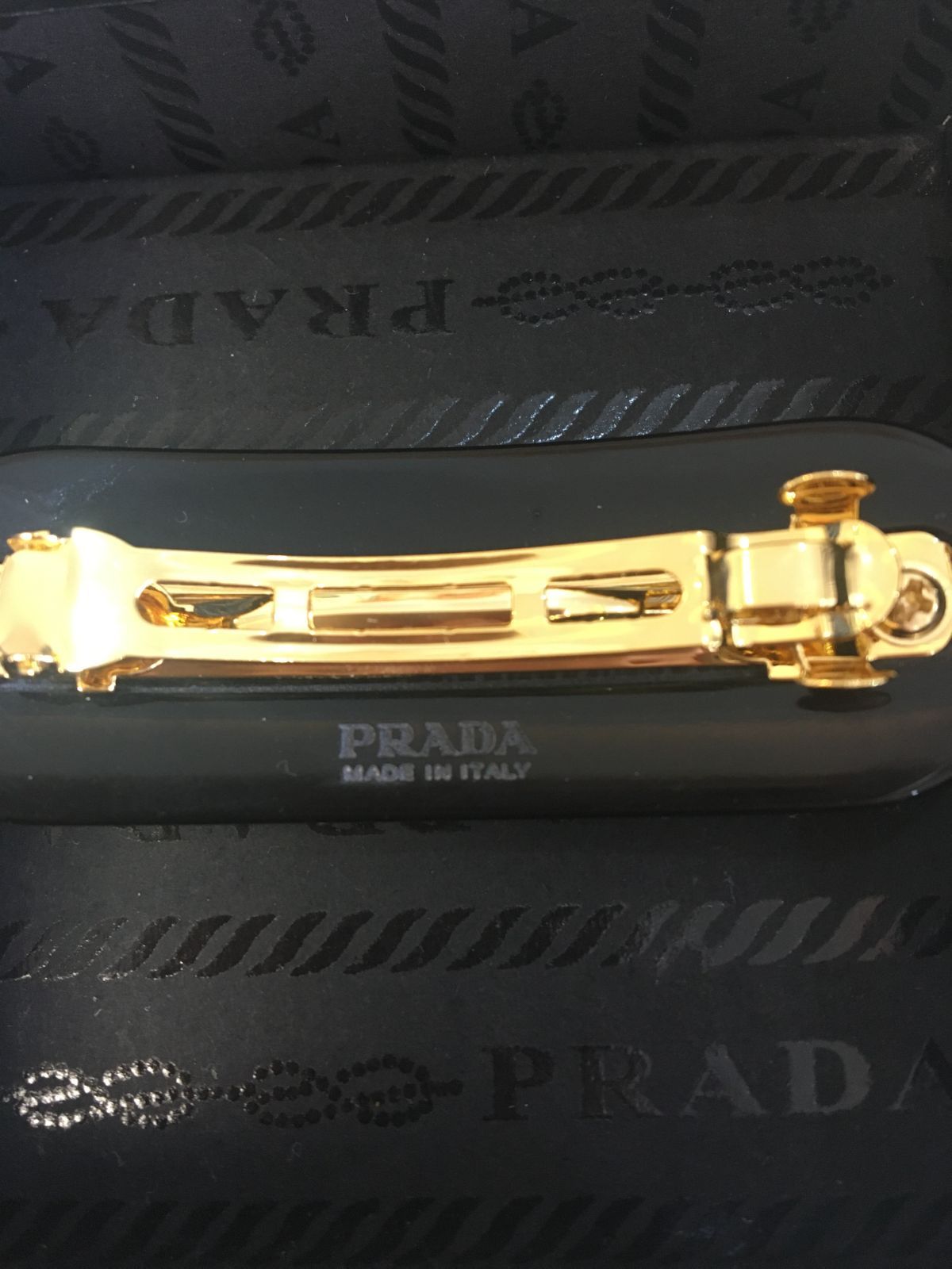 プラダ  未使用【PRADA】正規品ヘアバレッタ