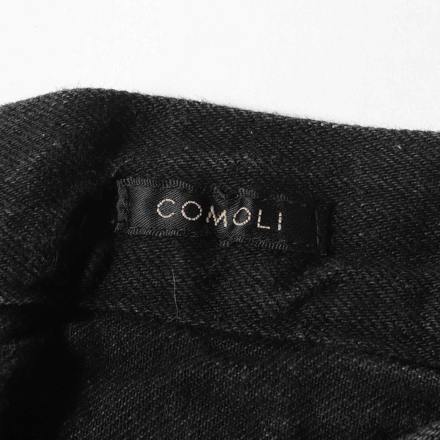 COMOLI コモリ デニム サイズ:0 22SS デニム オーバー パンツ V01-03002 ジーンズ バックルバック サスペンダー ボタン  ブラック 黒 ボトムス ズボン ジーンズ ジーパン カジュアル シンプル ブランド 日本製