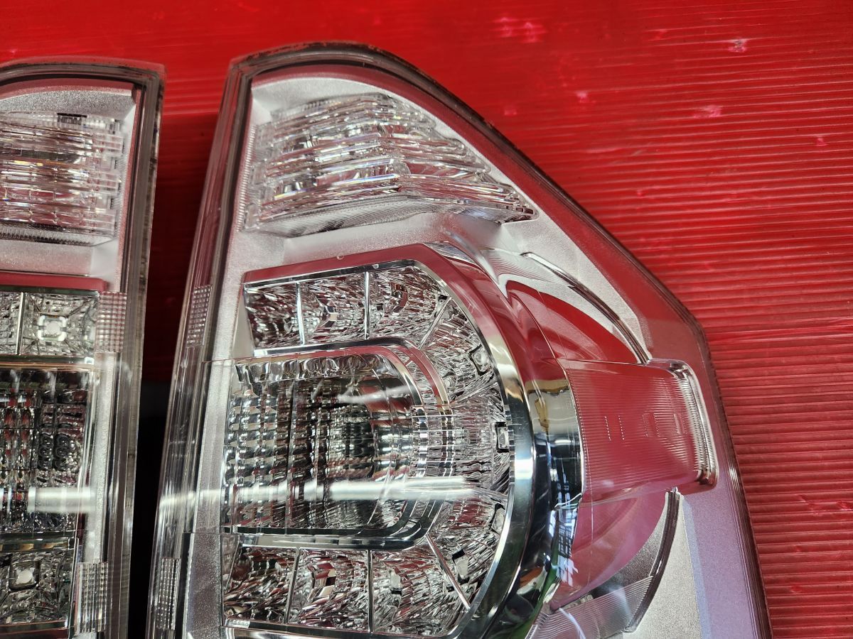 トヨタ 70 ヴォクシー ZS 煌 後期 純正 左右 テールランプ