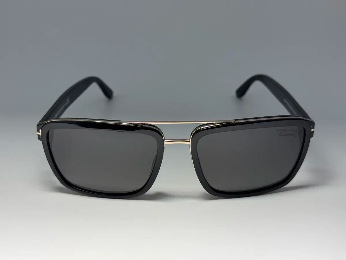 TOM FORD トムフォード TOM FORD イタリア ブランド品 ツーブリッジ サングラス 0204