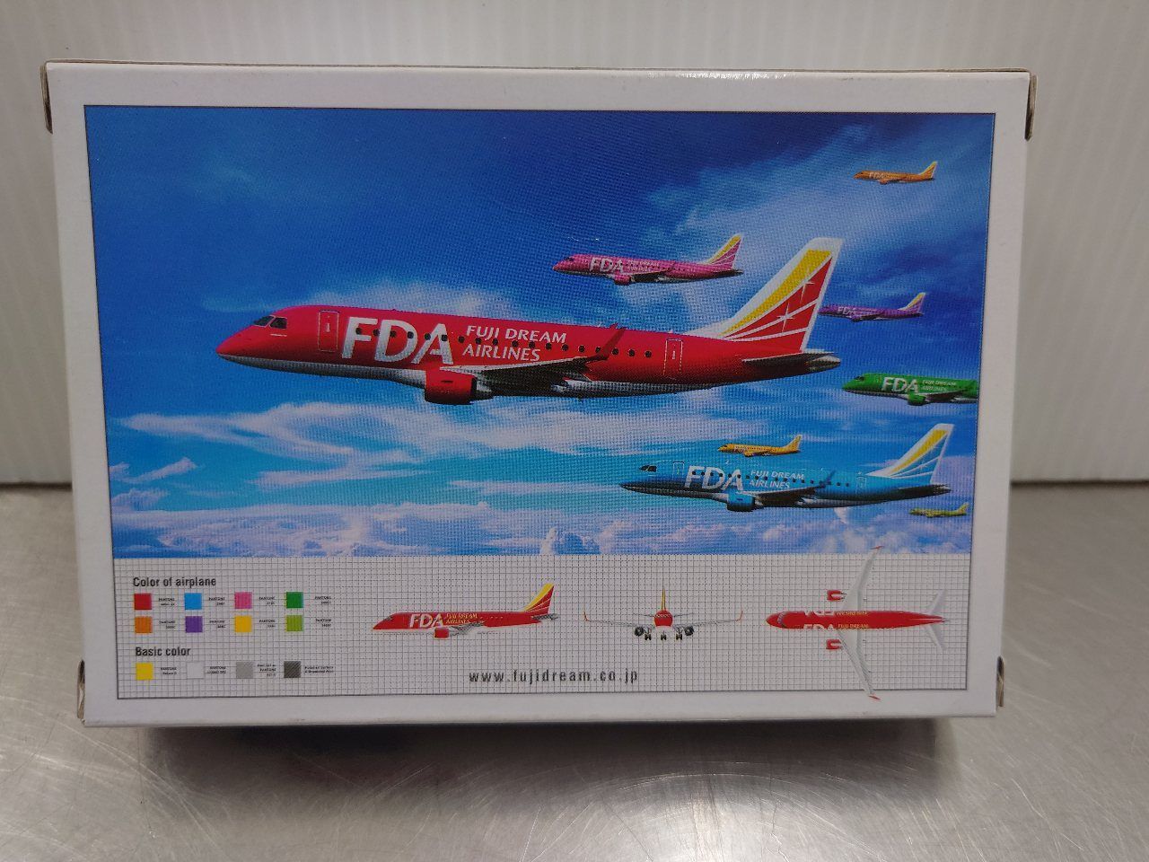 FDA　ミニチュア飛行機９色セット　EMBRAER　170/175 FDA ミニチュア飛行機9色セット EMBRAER 170/175 囗T巛 - メルカリ