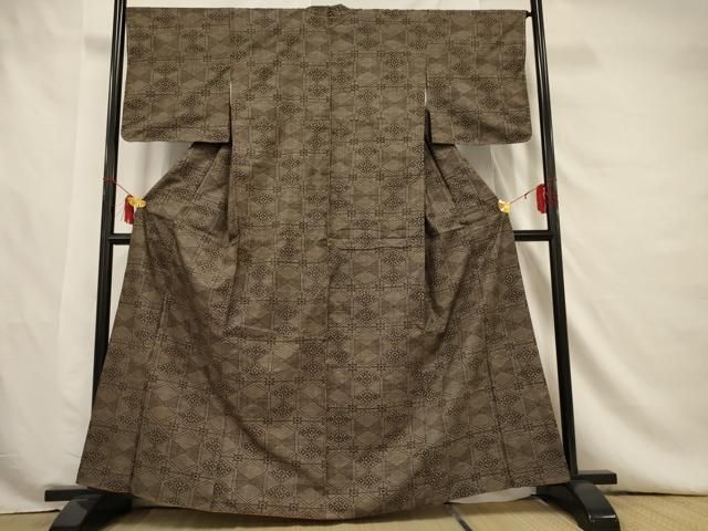 平和屋着物○本場大島紬 7マルキ 双鳥花文 三越扱い 正絹 逸品 AAAU8450zg