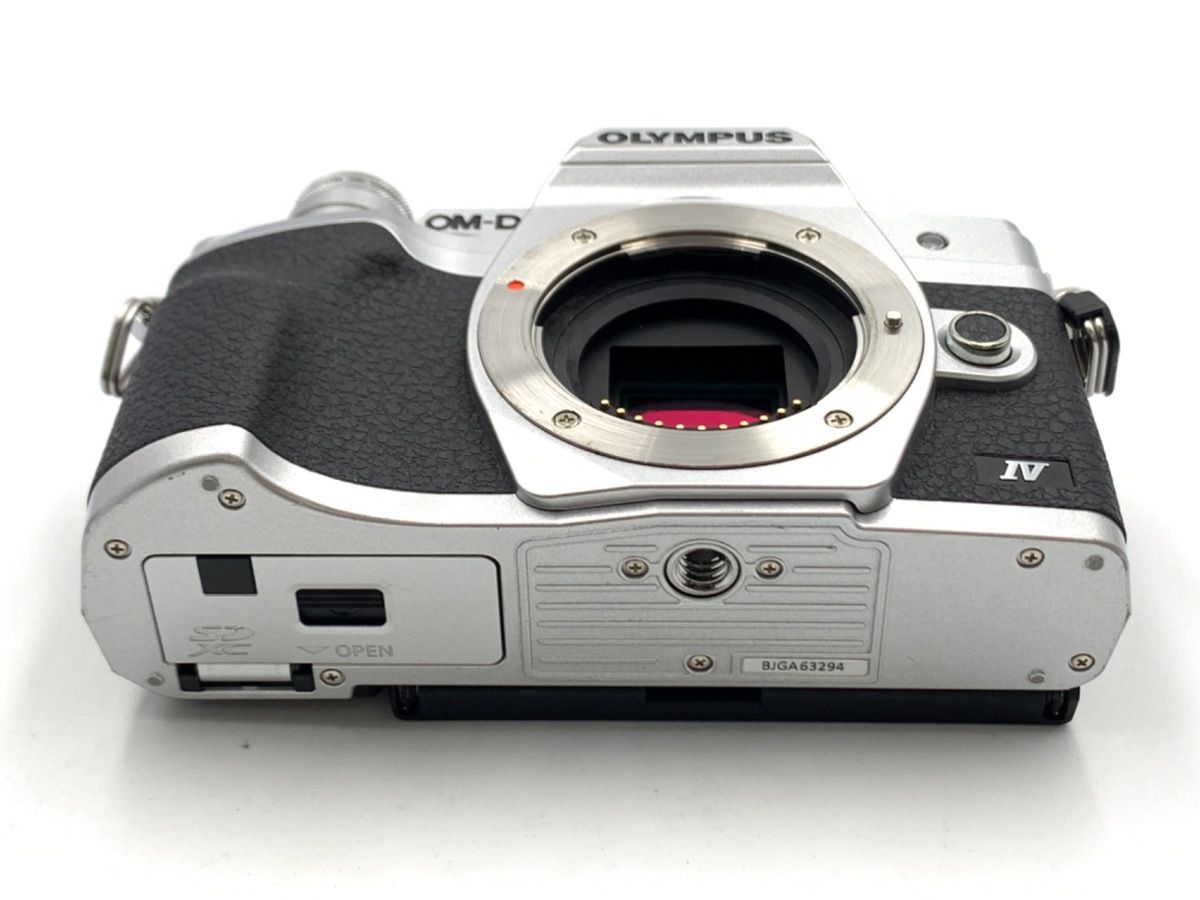 並品 オリンパス OM D E M 10 MarkIV ボディ シルバー ミラーレス一眼 デジタルカメラ