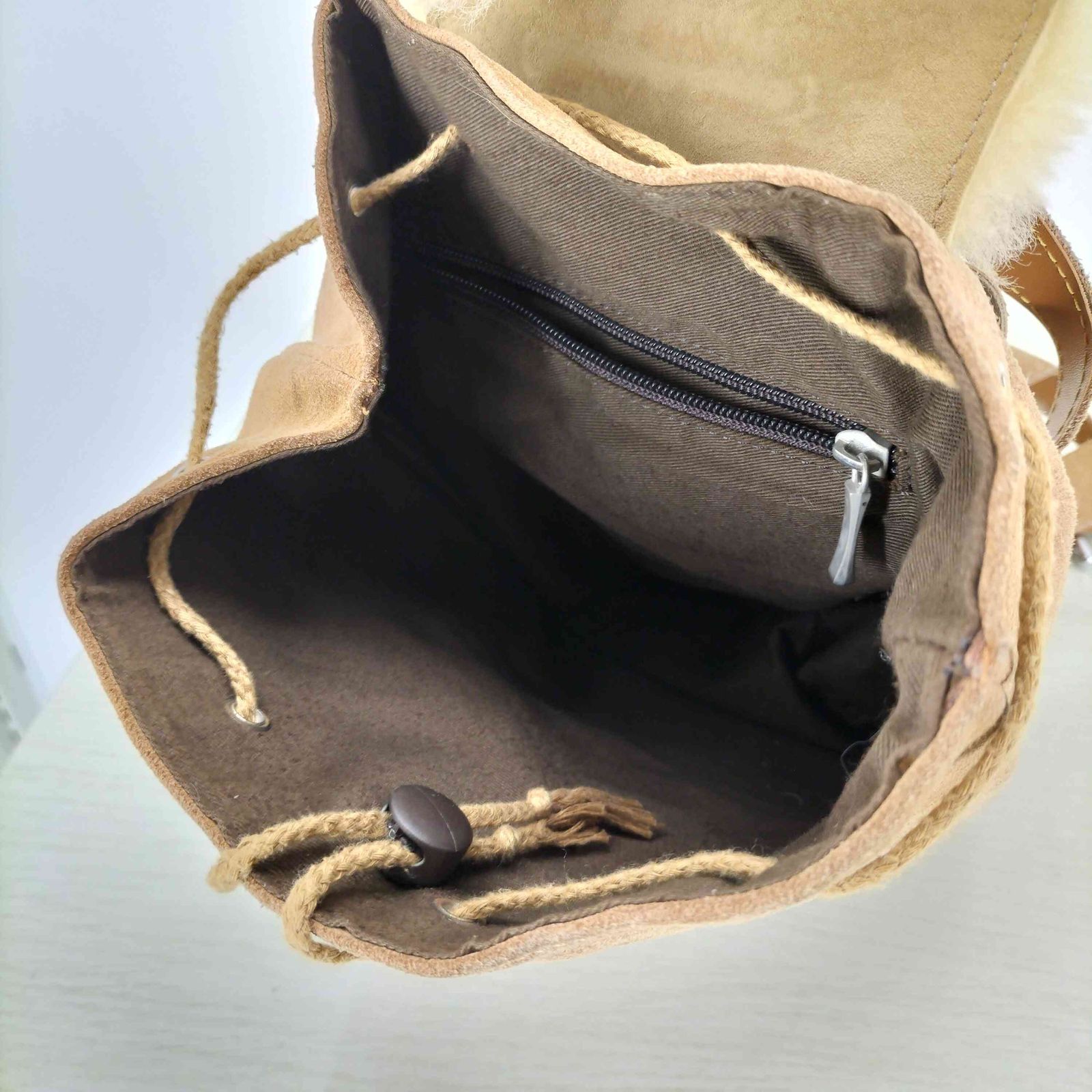 アグ UGG ムートンリュック バックパック レディース 表記無 - メルカリ