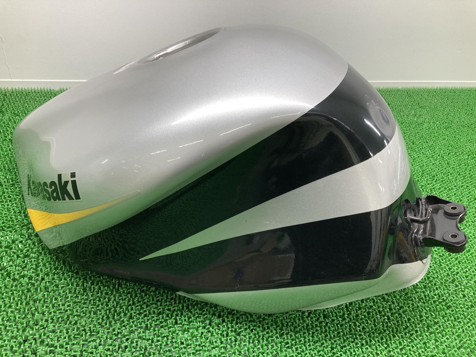 ZX-9R タンク 銀 カワサキ 純正 中古 バイク 部品 ZX900E ZX9R 修復