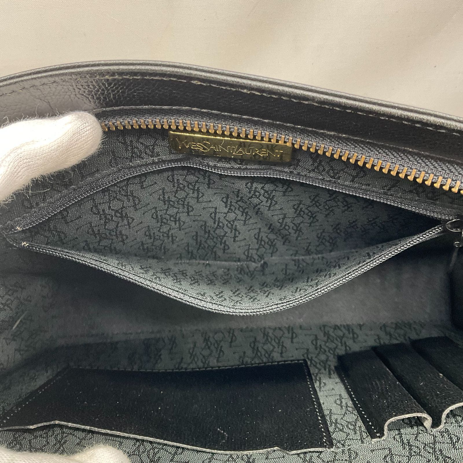 イヴサンローラン レザー セカンドバッグ ブラック B25082200 DECORATOM_COM_BR