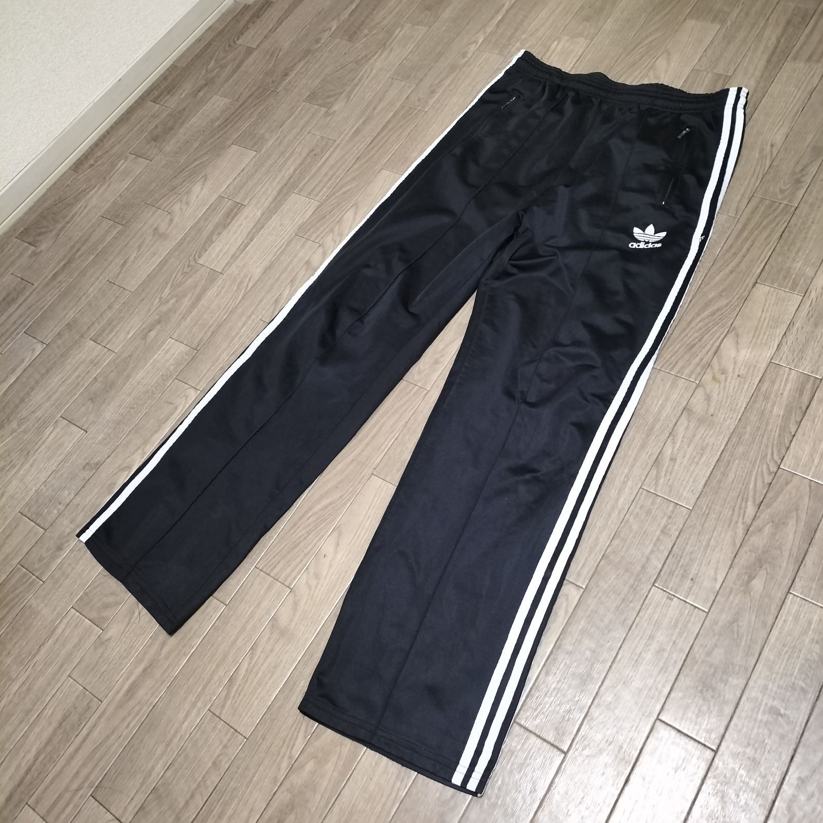 adidas 90s トラックパンツ 3strip トレフォイル y2k adidas 90s トラックパンツ 3strip トレフォイル y2k - メルカリ
