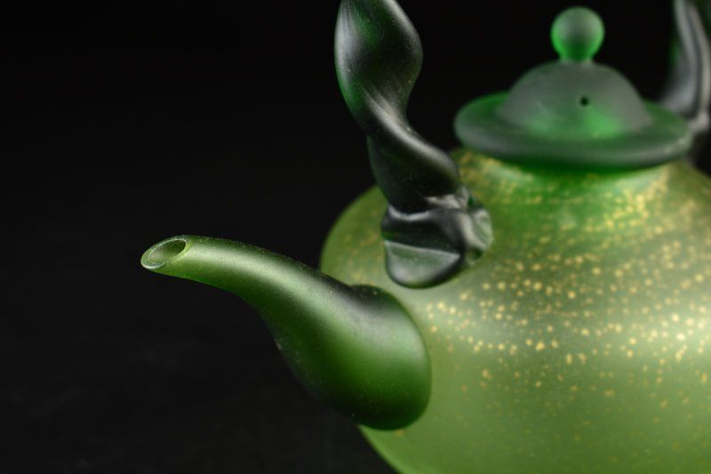 躍動感のある 蔵A5488f 玻璃の匠 吉田勝美 金箔散らし 水注 硝子