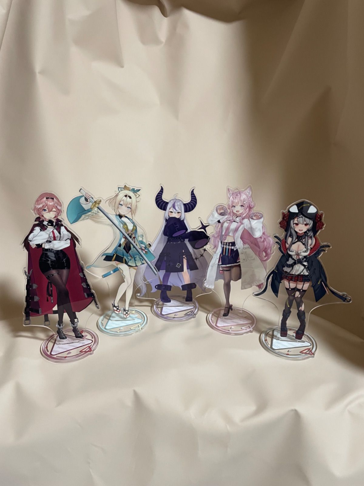 ホロライブ　グッズ　フィギュア　アクリルスタンド　まとめ売り ホロライブ 3Dアクリルスタンド 5人セット - メルカリ