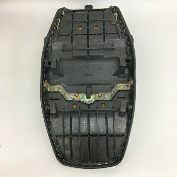 ZRX400用シート　バイクシート　【ryu1です。】 KAWASAKI ZRX400 | バイクシート 張替＆加工 明和内張