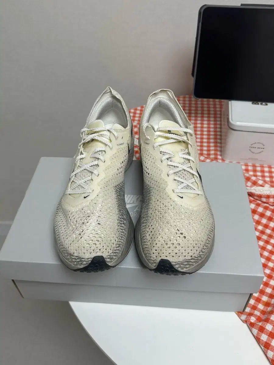 ナイキ ヴェイパーフライ3 275 6km走 OLIVEOS_COM_TR