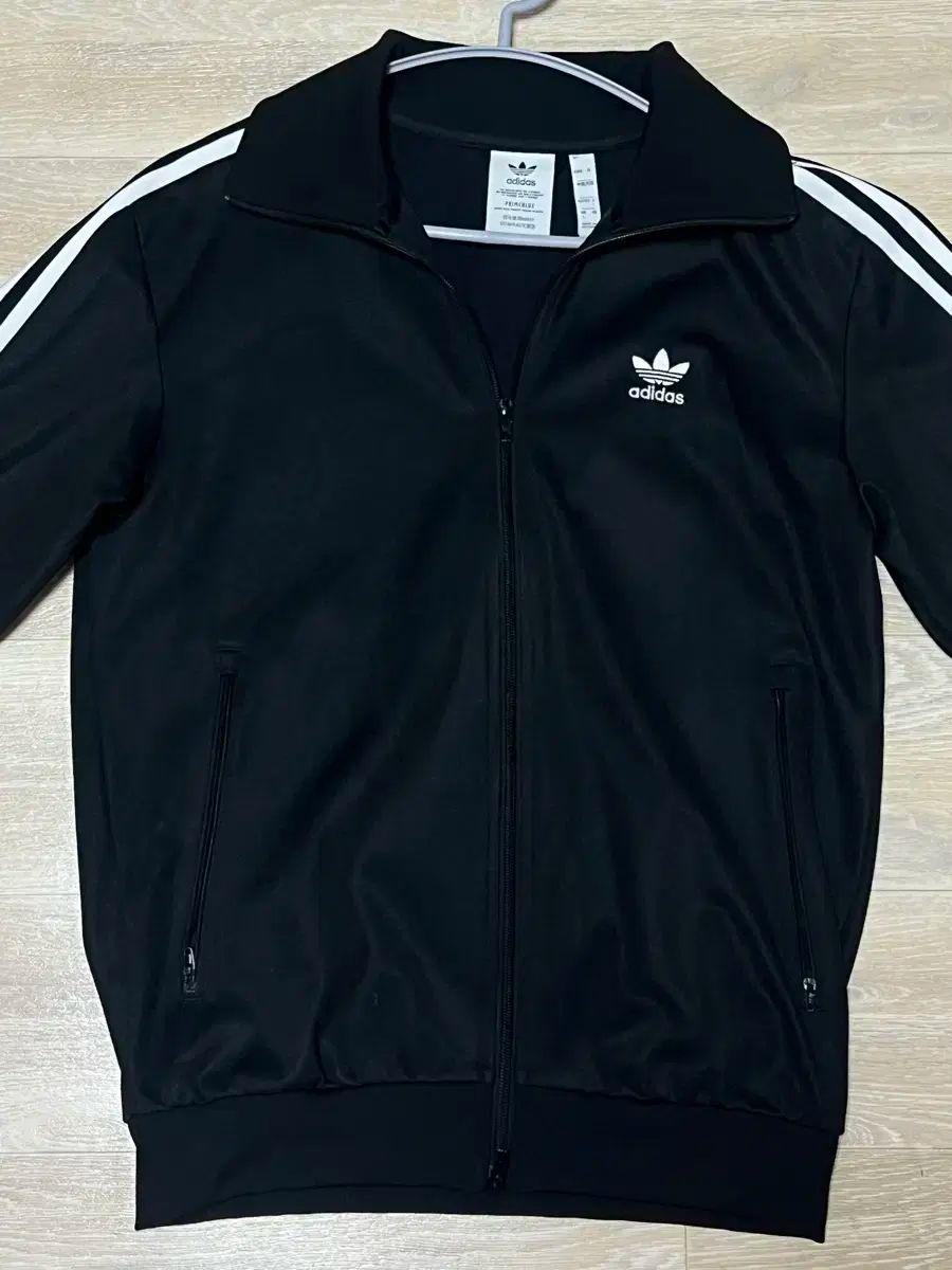 美品アディダスオリジナルスベッケンバウアートラックトップ