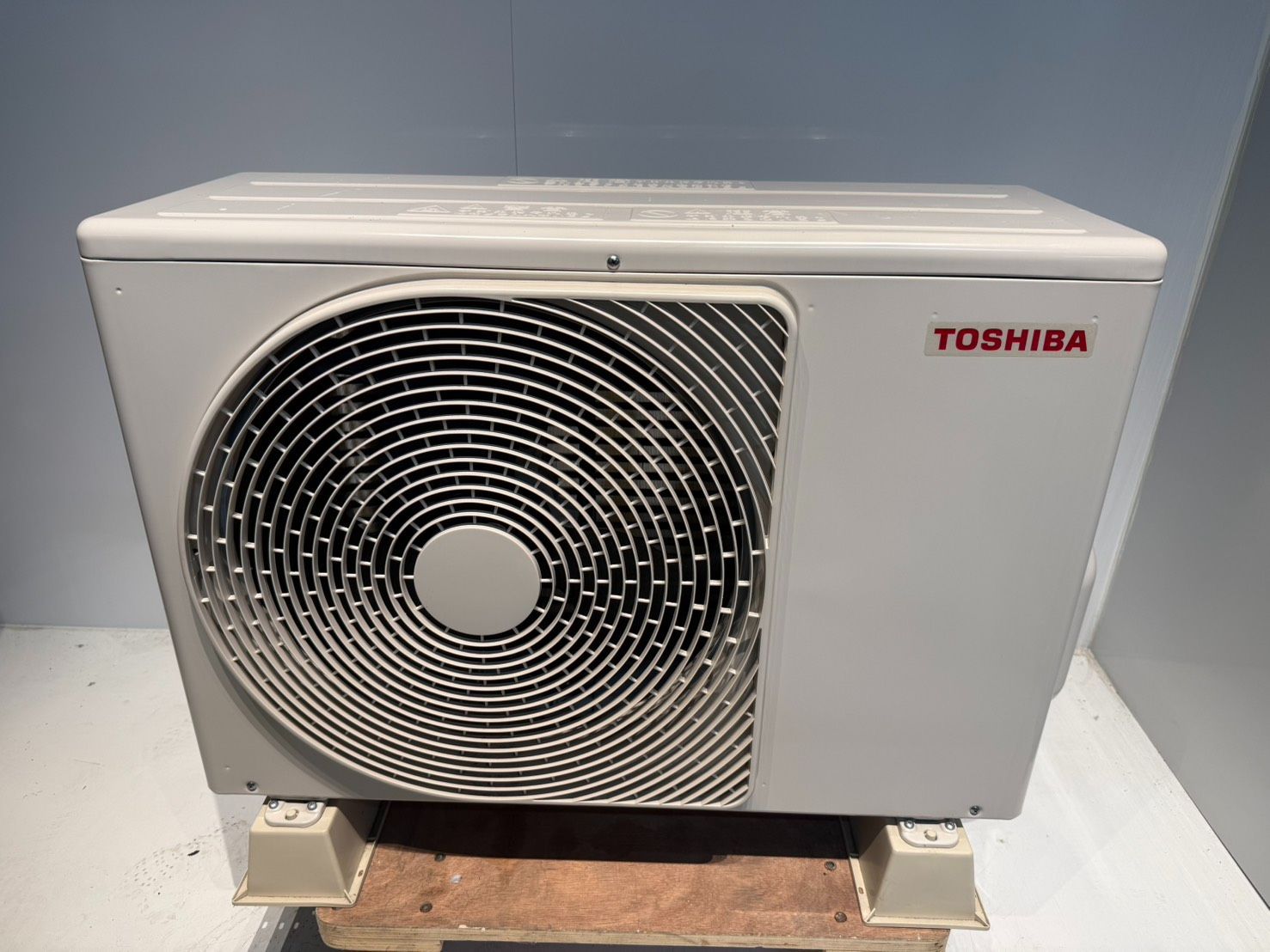 238 TOSHIBA 製エアコン 10～12畳用