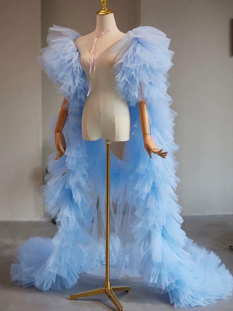 フリルスリーブがゴージャスなソフトチュールのロングショール