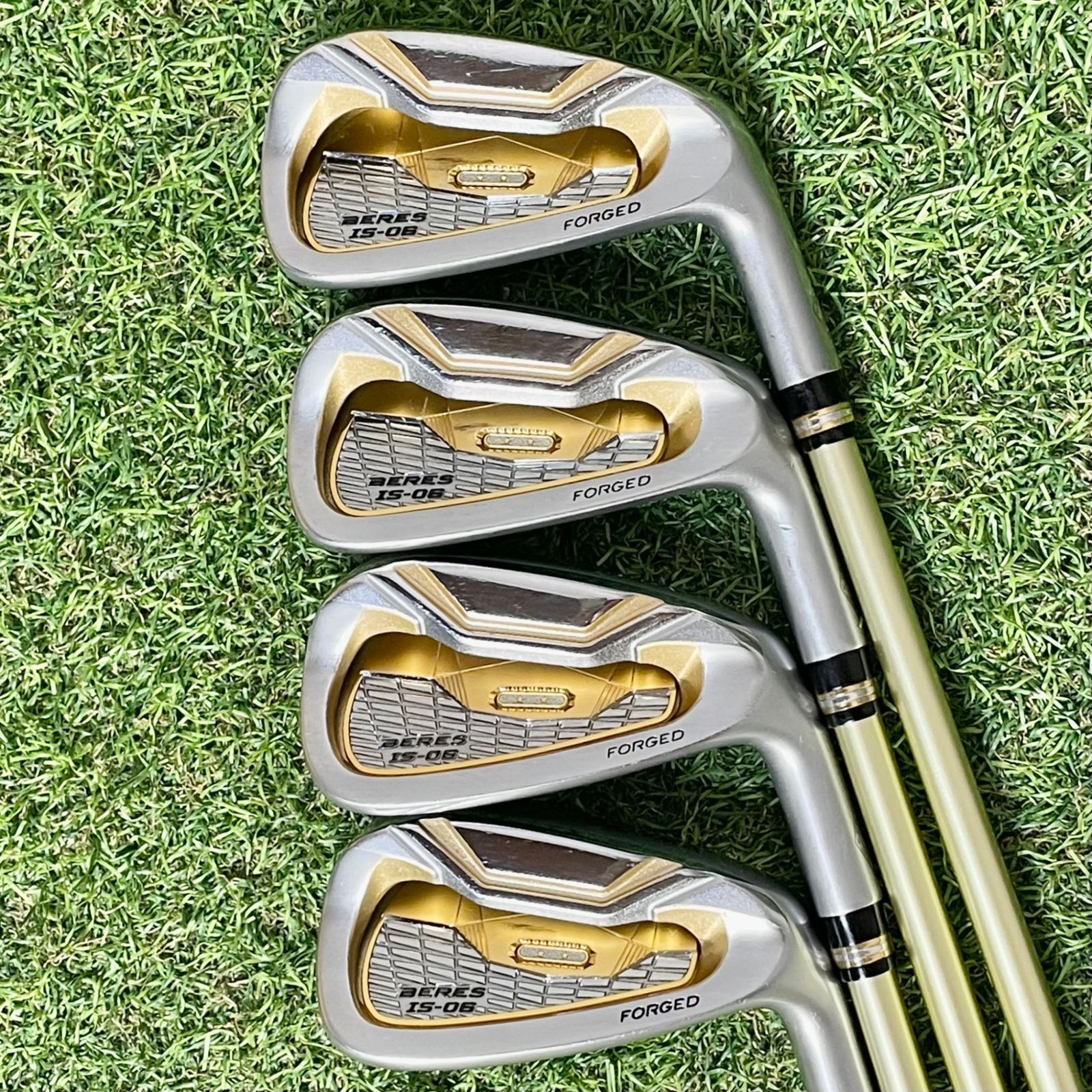 豪華8本 HONMA BERES ホンマベレス IS-06 2S アイアンセット 8本 R メンズ 右 最 モデル 本間ゴルフ 2スター 2星 ARMRQ X アーマック