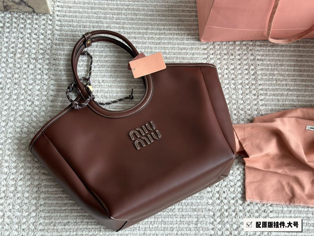 6万取引突破★UPS速達便【MIUMIU】5BP086 2D5H_ショルダーバッグ ミュウミュウ Miu Miu MIUMIU ショルダーバッグ WANDER