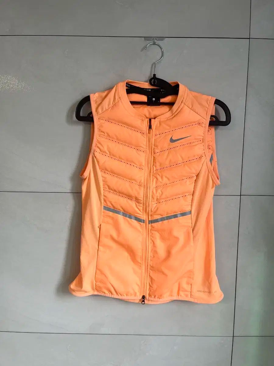 NIKE ナイキ エアロロフト ランニング ベスト レディース S