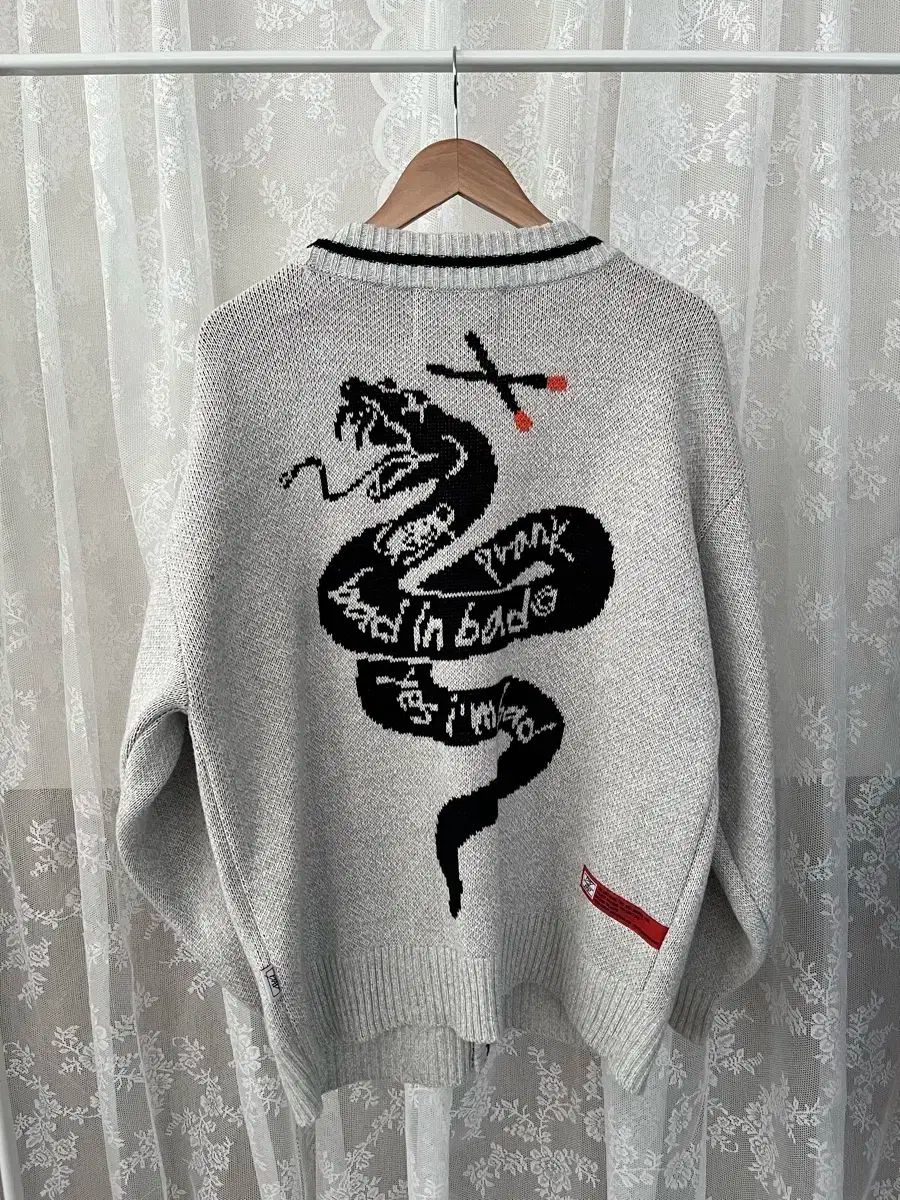 かいと L ） バッド・イン・バード BAD IN ヘビ カーディガン