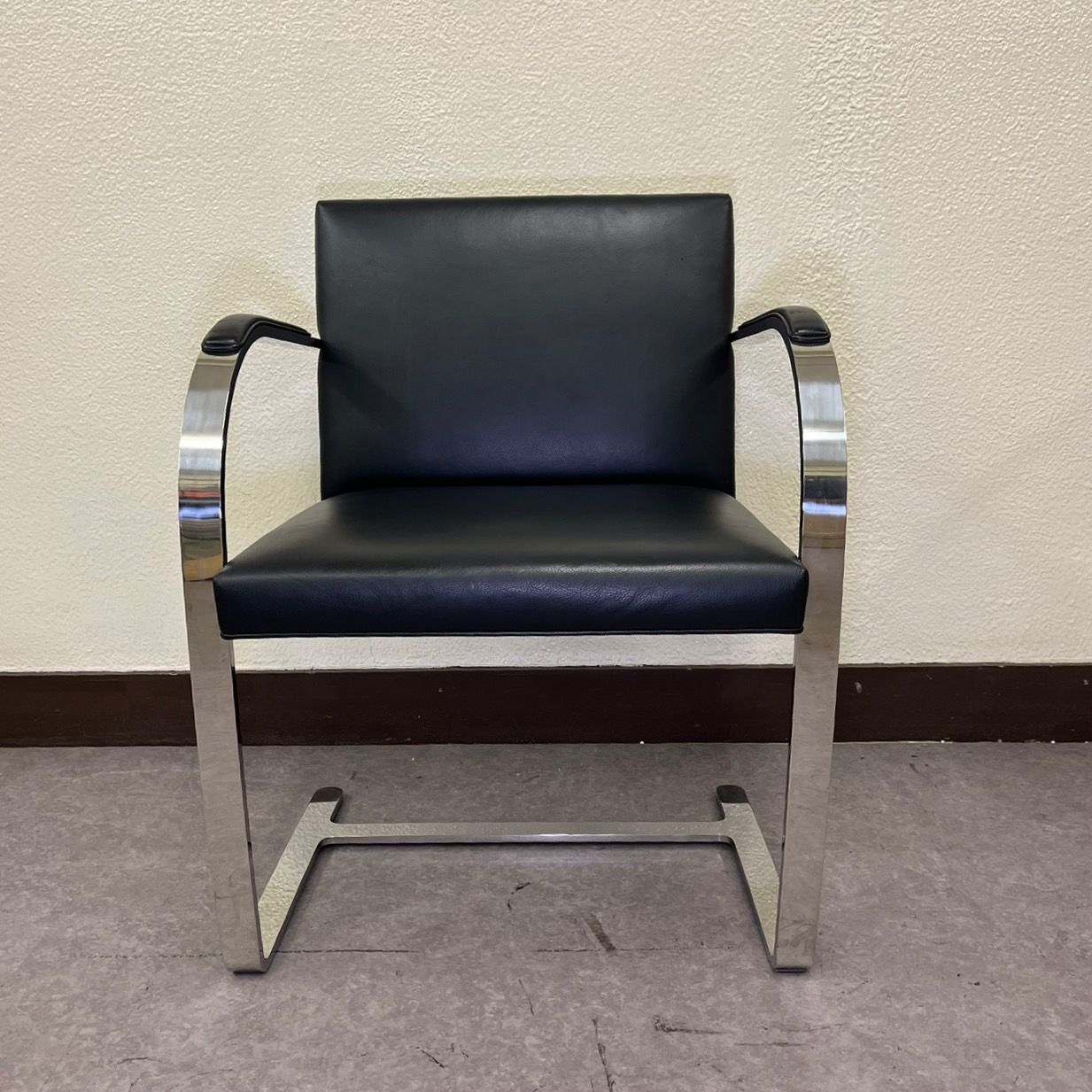 直接引取 千葉市中央区 Knoll ノル 椅子 ブルーノチェア アームチェア ブラック