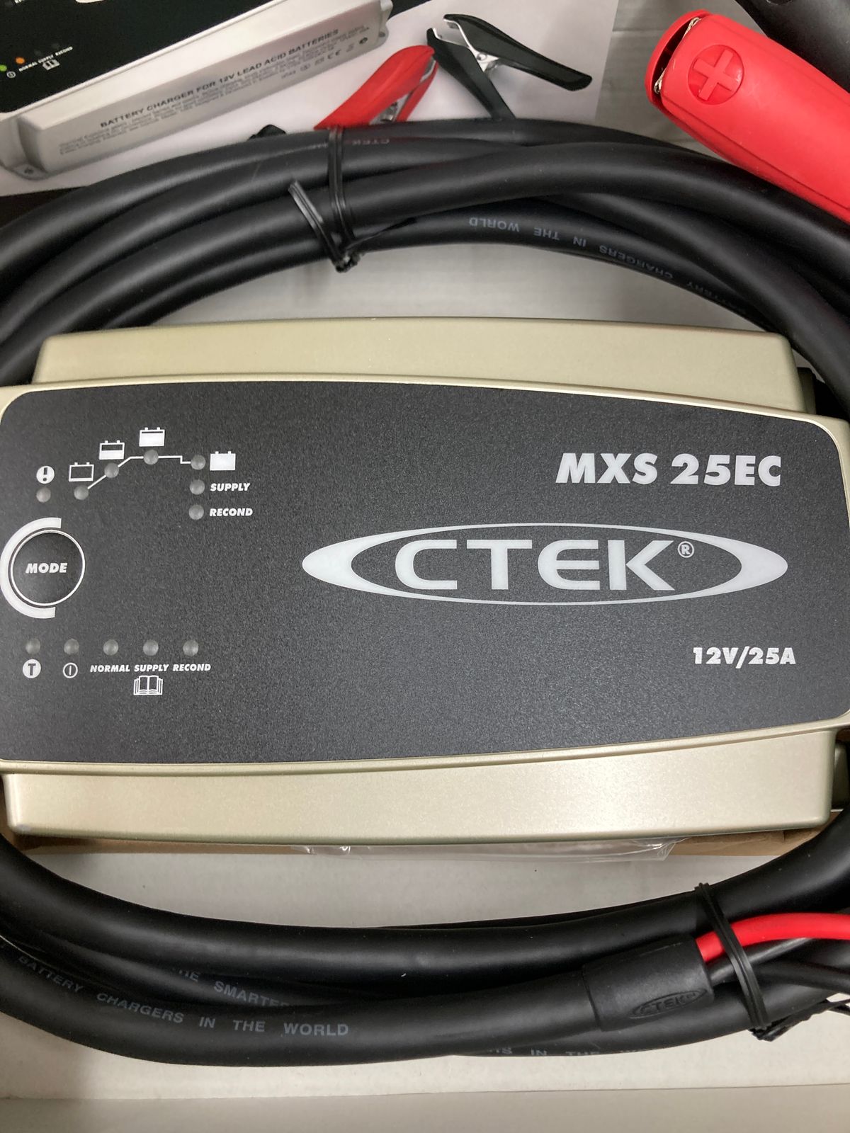 【中古品】【0922】CTEK 高性能バッテリーチャージャー MXS 25EC　ITUBS2GKX4WE