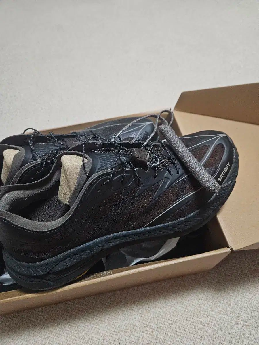 HOKA ONE