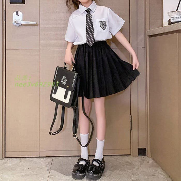 女の子 タイ付き