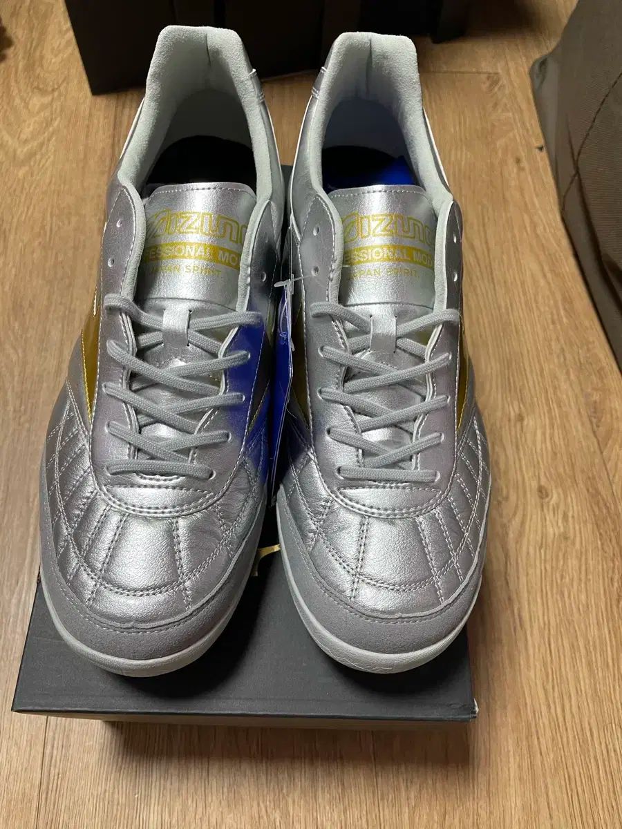サッカーシューズ 270