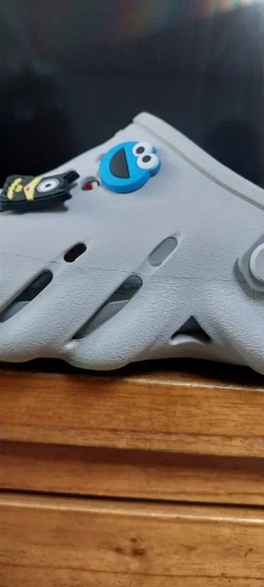 crocs
