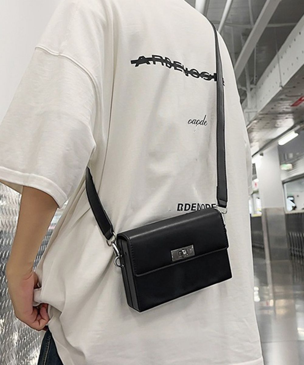 クオーレ】レザーショルダーバッグ S 2WAY 本革（ショルダー