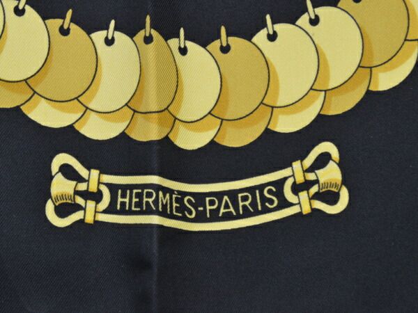 未使用 HERMÈS エルメス スカーフ カレ90 KOSMIMA 宇宙 黒 HERMES エルメス カレ90 KOSMIMA 宇宙 スカーフ シルク 箱付