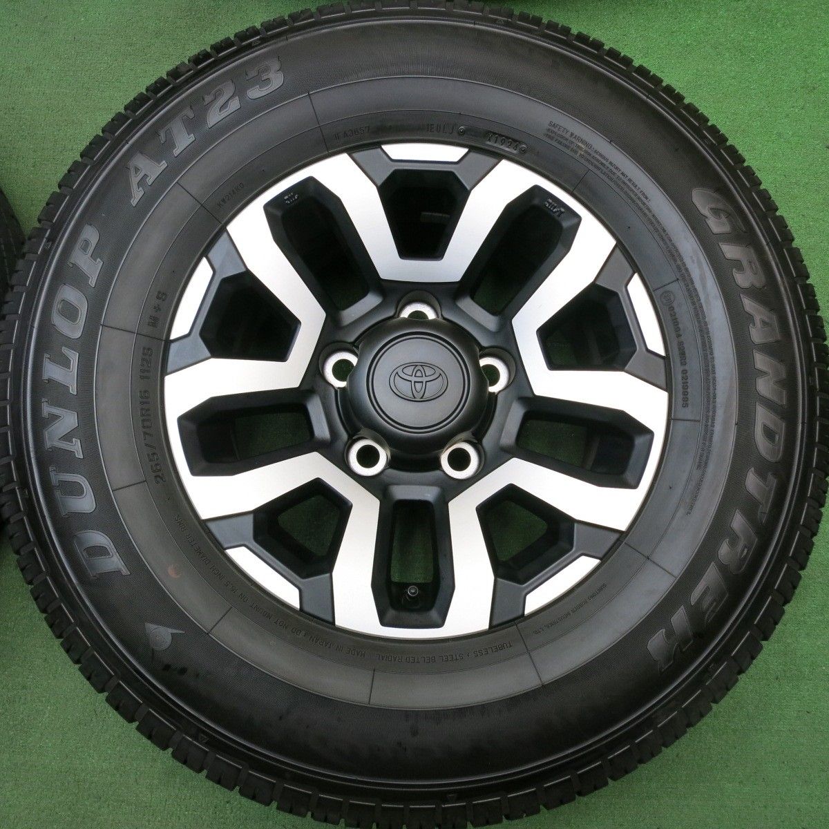 【ほぼ新品】AT23 265/70R16 ランクル70外し ほぼ新車外し！24年☆トヨタ 70系 ランクル 純正 265/70R16