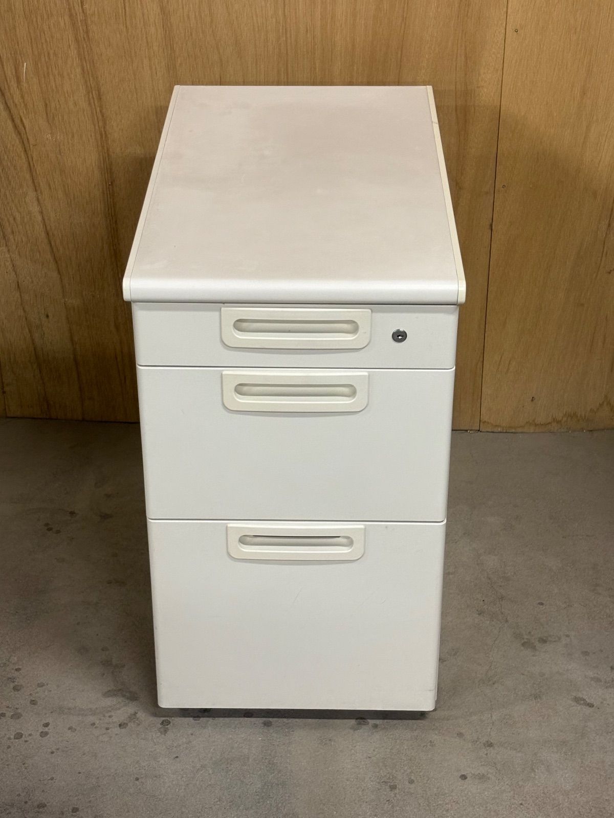 GK116 山口県下松市より 脇机 3段ワゴン プラス PLUS 幅40cm 奥70cm 高70cm オフィス家具 事務機器