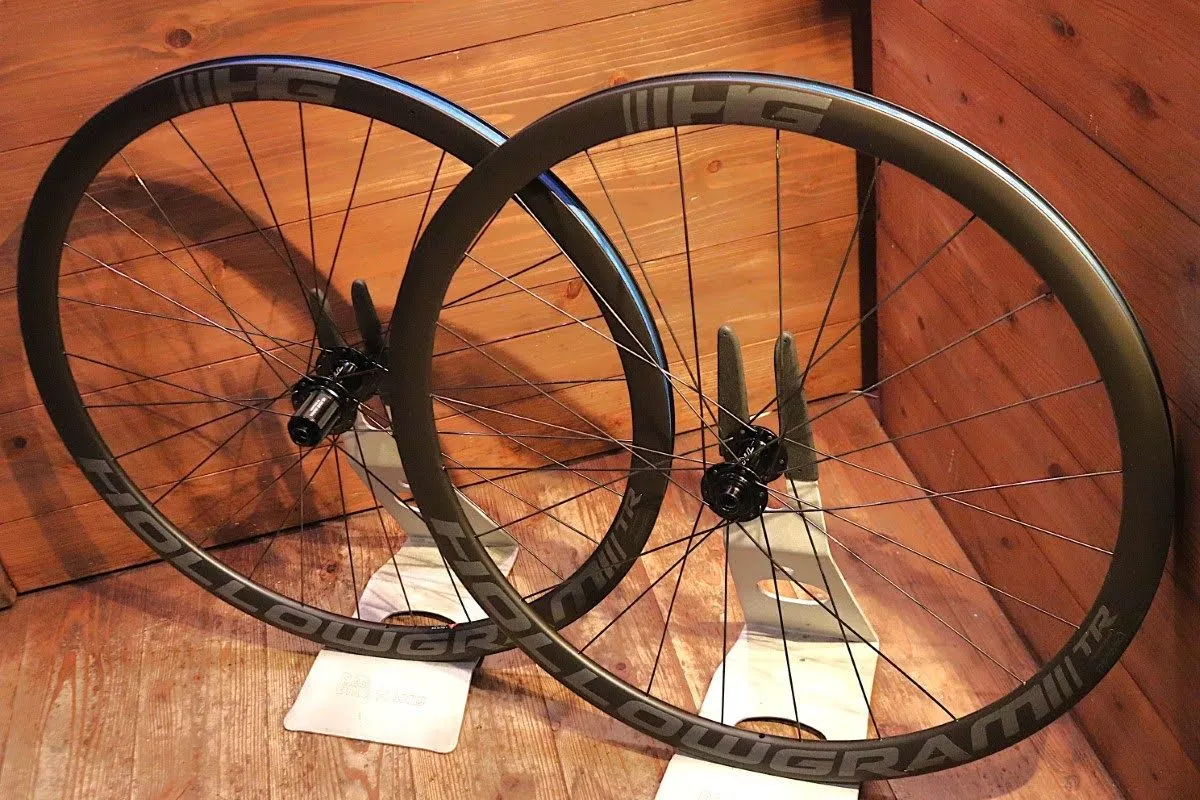 HOLLOWGRAM（ホログラム） R45 カーボンホイールセット