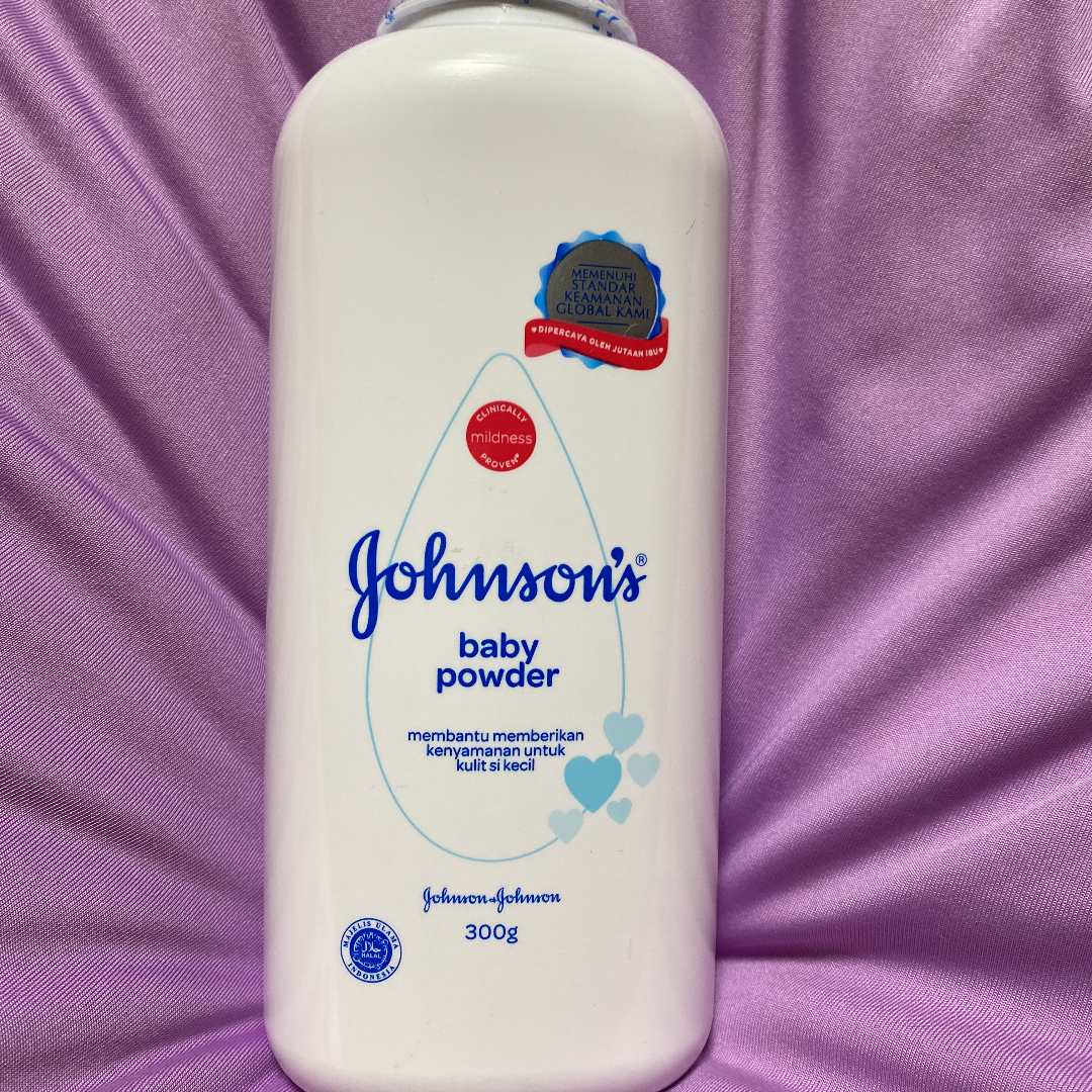 615円 【送料無料（一部地域を除く）】 Johnsons baby powder ジョンソン ベビー パウダー 300g 微香